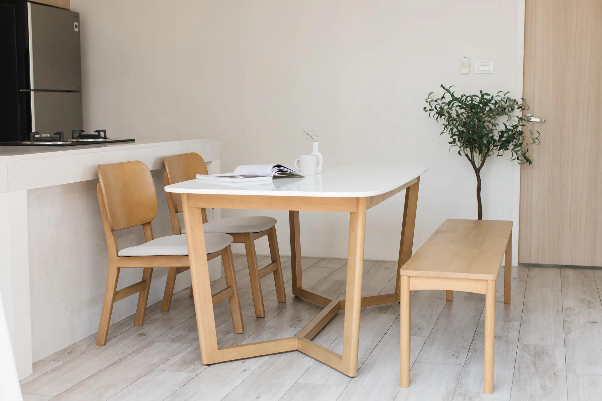 Mobi Dining Set