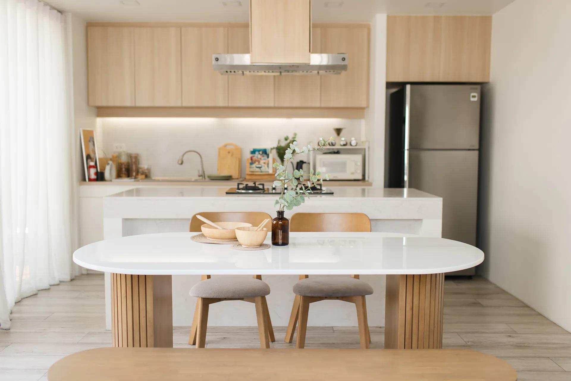 Ren Dining Set
